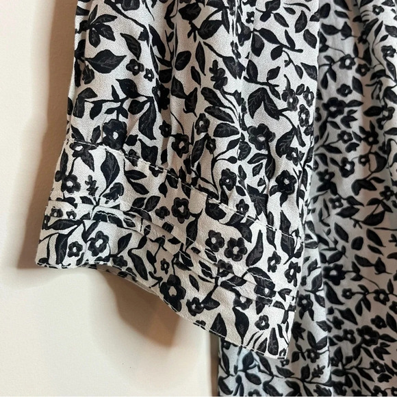 JOIE Black Floral Boho Flowy Buttons Blouse - Picture 2 of 6